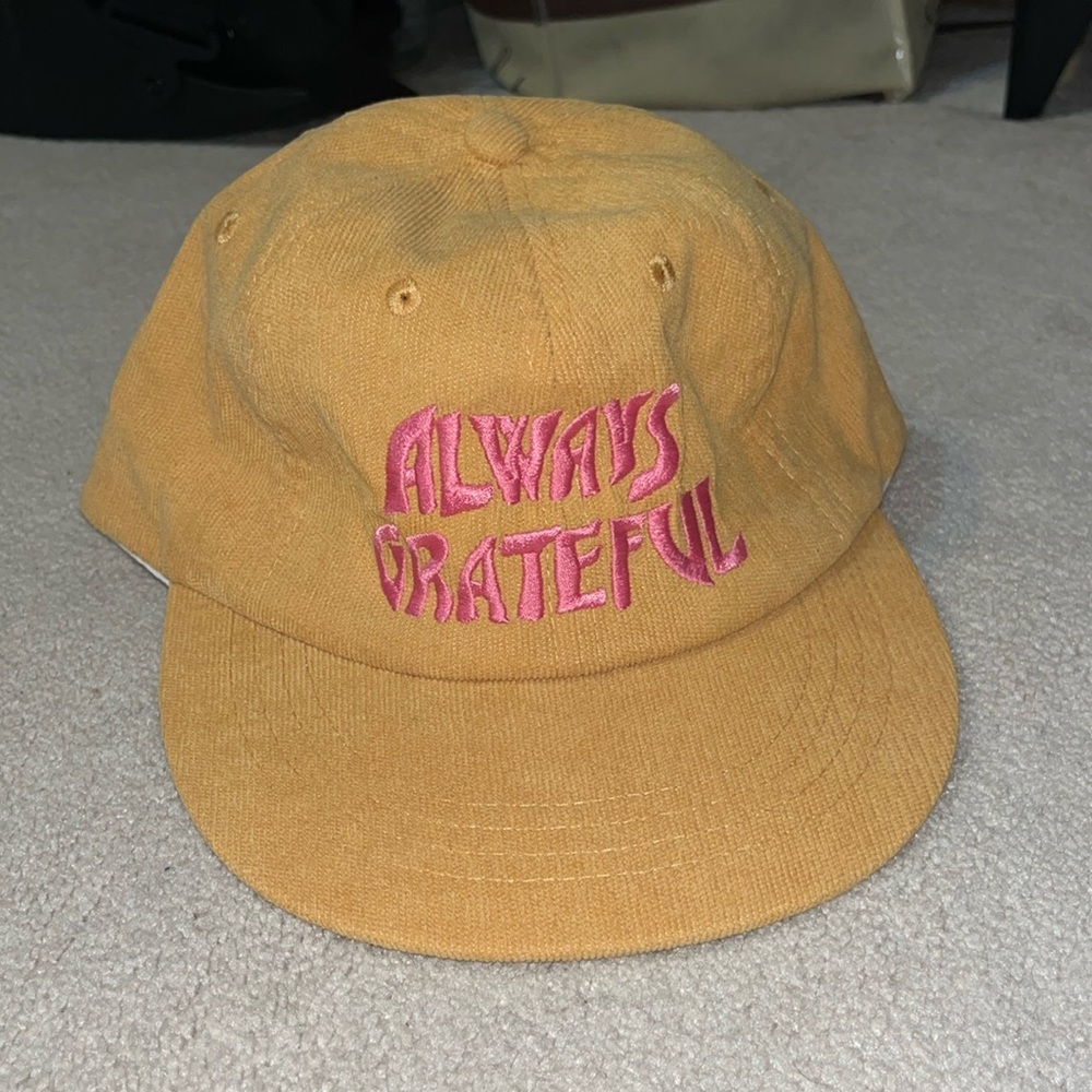 NWOT Always Grateful Lot Hat